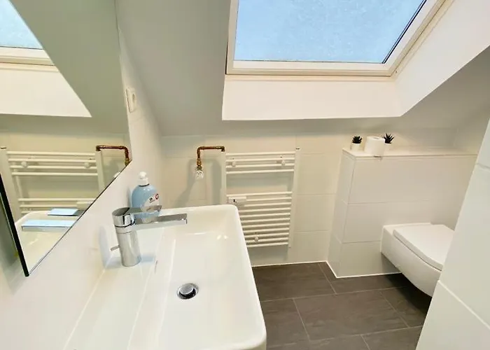 Cute - Center - Large Kitchen, Bath, South Facing Balcony - Free Parking And Wifi Apartmán Detmold